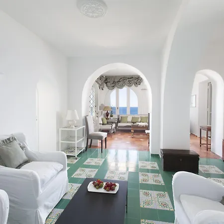 Estate4home - San Montano *